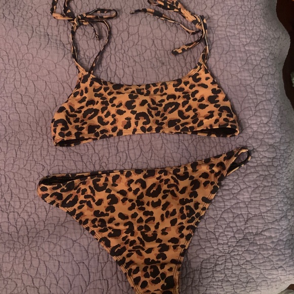 leopard bikini! - Picture 2 of 2